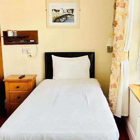 The Columbia Hotel Wellingborough Kültér fotó