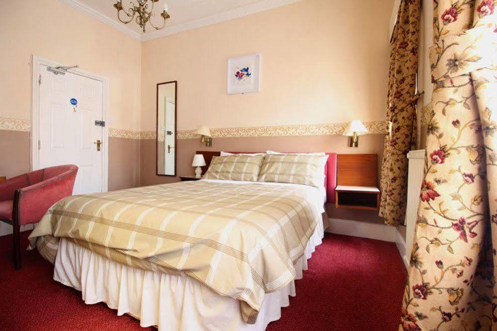 The Columbia Hotel Wellingborough Kültér fotó